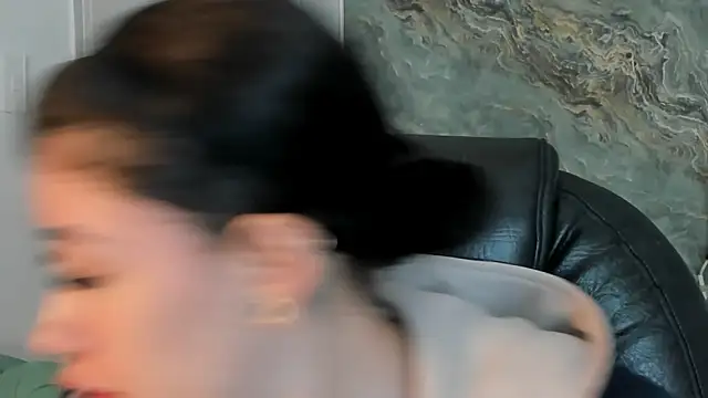 melody suarez online show from February 8, 2025, 8:31 am