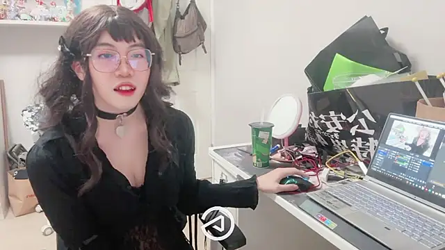 Snapshot of yahanr chatting on October 2, 2025, 4:47 pm yahanr online show from October 2, 2025, 4:47 pm