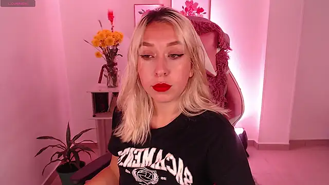 Snapshot of Dahlia__espresso chatting on January 4, 2025, 7:23 pm Dahlia espresso online show from January 4, 2025, 7:23 pm