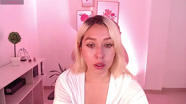 Snapshot of Dahlia__espresso chatting on January 23, 2025, 5:42 pm Dahlia espresso online show from January 23, 2025, 5:42 pm