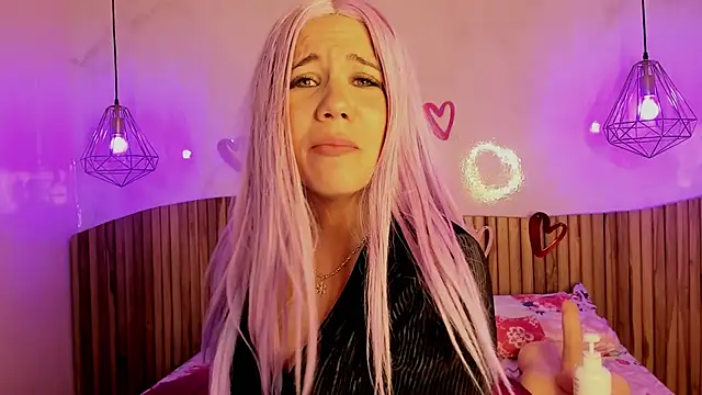 MelaniieRoux online show from February 16, 2025, 7:38 pm