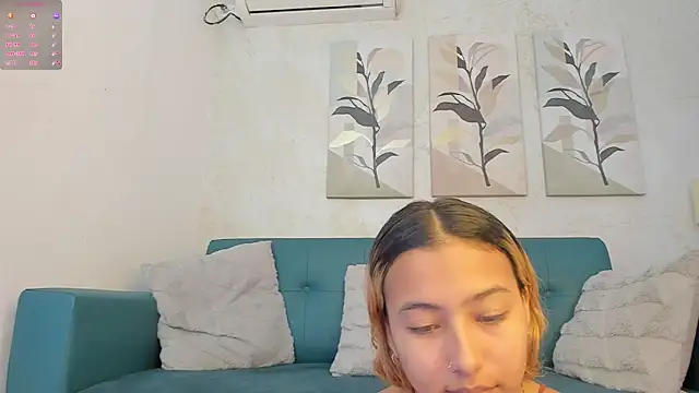 Snapshot of miranda_villa chatting on October 13, 2025, 1:00 pm miranda villa online show from October 13, 2025, 1:00 pm