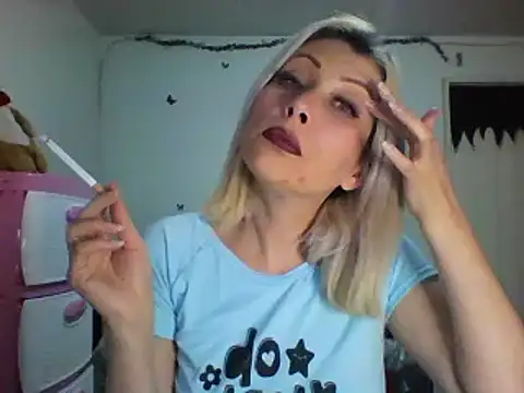 alixia81 online show from December 19, 2024, 10:32 pm