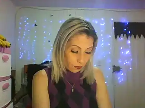 alixia81 online show from February 11, 2025, 12:17 am