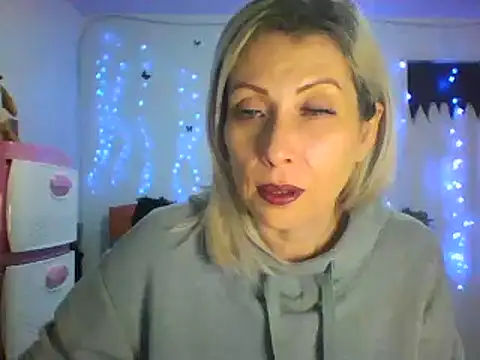 alixia81 online show from February 20, 2025, 11:32 pm