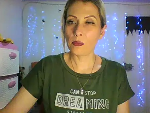 alixia81 online show from February 25, 2025, 11:22 pm