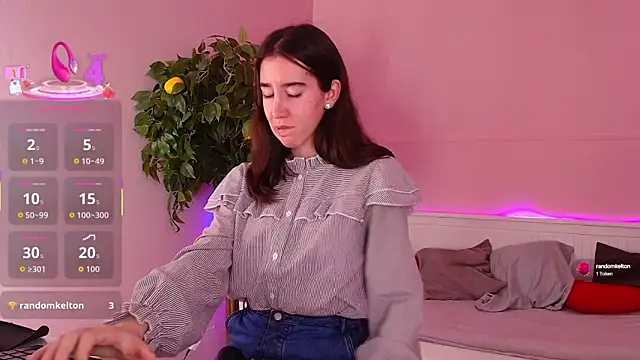 Belle Via online show from September 10, 2025, 3:56 pm