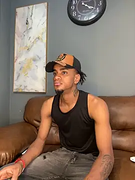 Snapshot of AaronCruz_ chatting on January 18, 2025, 7:37 pm AaronCruz online show from January 18, 2025, 7:37 pm