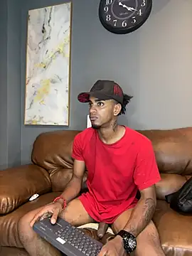 Snapshot of AaronCruz_ chatting on January 31, 2025, 7:18 pm AaronCruz online show from January 31, 2025, 7:18 pm