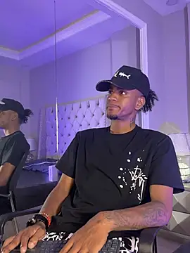 Snapshot of AaronCruz_ chatting on February 8, 2025, 7:38 pm AaronCruz online show from February 8, 2025, 7:38 pm