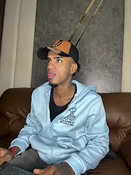 Snapshot of AaronCruz_ chatting on March 3, 2025, 1:20 pm AaronCruz online show from March 3, 2025, 1:20 pm