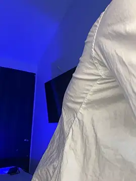 Snapshot of AaronCruz_ chatting on October 1, 2025, 3:45 am AaronCruz online show from October 1, 2025, 3:45 am