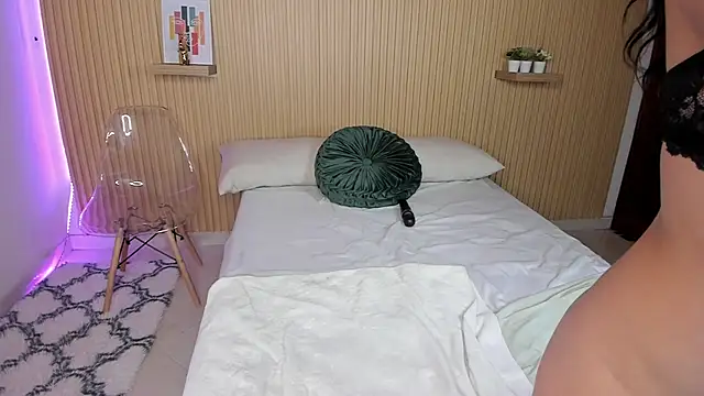 Snapshot of Harmony_Malkova chatting on March 15, 2025, 6:36 am Harmony Malkova online show from March 15, 2025, 6:36 am