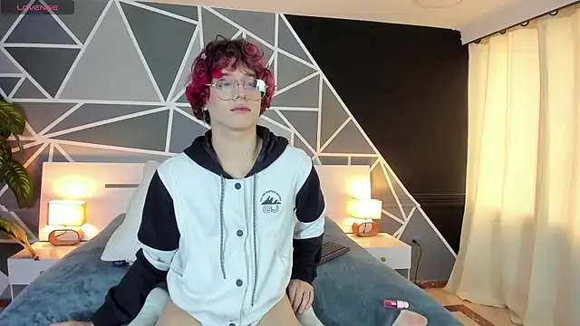 Max lover1 online show from March 15, 2025, 8:21 pm