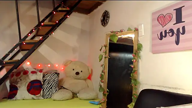 Snapshot of luna_sky83 chatting on January 16, 2025, 7:28 am luna sky83 online show from January 16, 2025, 7:28 am