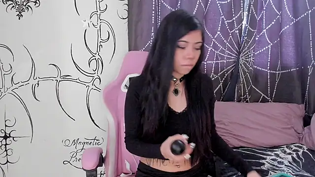 AlyRoses online show from June 17, 2026, 4:19 pm