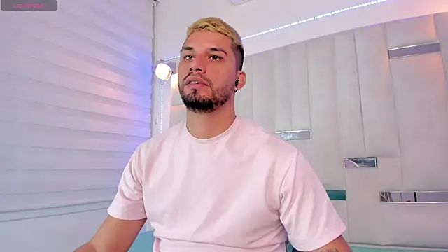 Snapshot of Jacoob19_ chatting on December 18, 2024, 1:12 pm Jacoob19 online show from December 18, 2024, 1:12 pm