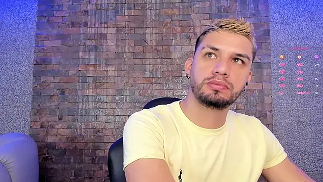 Snapshot of Jacoob19_ chatting on December 19, 2024, 12:56 pm Jacoob19 online show from December 19, 2024, 12:56 pm