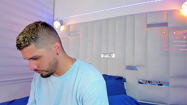 Snapshot of Jacoob19_ chatting on January 11, 2025, 6:44 pm Jacoob19 online show from January 11, 2025, 6:44 pm