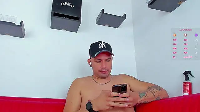 Snapshot of Jacoob19_ chatting on January 18, 2025, 4:10 pm Jacoob19 online show from January 18, 2025, 4:10 pm