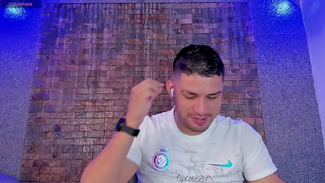 Snapshot of Jacoob19_ chatting on January 21, 2025, 1:11 pm Jacoob19 online show from January 21, 2025, 1:11 pm