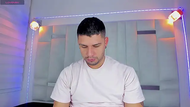 Snapshot of Jacoob19_ chatting on January 24, 2025, 12:41 pm Jacoob19 online show from January 24, 2025, 12:41 pm