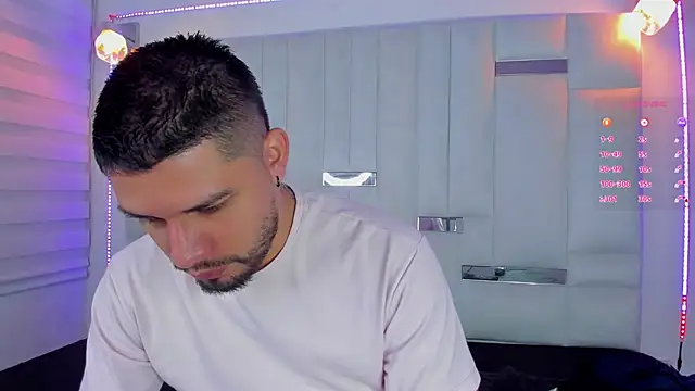 Snapshot of Jacoob19_ chatting on February 18, 2025, 12:39 pm Jacoob19 online show from February 18, 2025, 12:39 pm