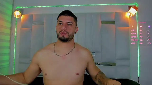 Snapshot of Jacoob19_ chatting on February 19, 2025, 12:33 pm Jacoob19 online show from February 19, 2025, 12:33 pm