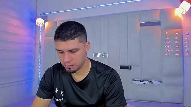 Snapshot of Jacoob19_ chatting on February 27, 2025, 12:23 pm Jacoob19 online show from February 27, 2025, 12:23 pm