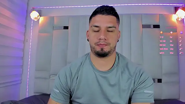 Snapshot of Jacoob19_ chatting on March 12, 2025, 11:42 am Jacoob19 online show from March 12, 2025, 11:42 am