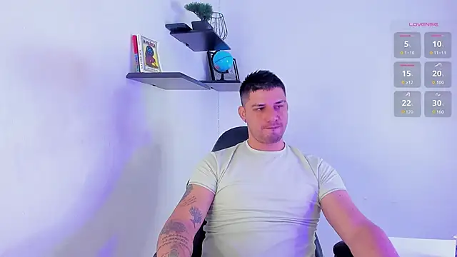 Snapshot of Jacoob19_ chatting on November 23, 2025, 2:17 pm Jacoob19 online show from November 23, 2025, 2:17 pm