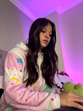 Snapshot of LucyEvans_ chatting on October 30, 2025, 2:46 am LucyEvans online show from October 30, 2025, 2:46 am