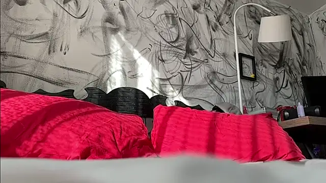 Snapshot of Saturno_v chatting on January 12, 2025, 8:47 pm Saturno v online show from January 12, 2025, 8:47 pm