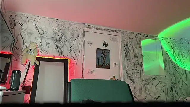 Snapshot of Saturno_v chatting on February 12, 2025, 10:48 pm Saturno v online show from February 12, 2025, 10:48 pm