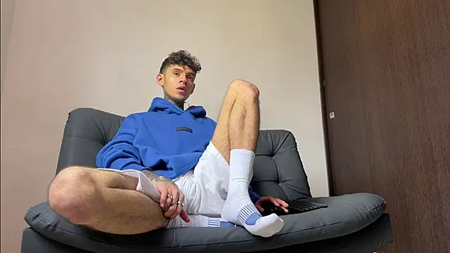 Snapshot of Saturno_v chatting on March 4, 2025, 3:15 pm Saturno v online show from March 4, 2025, 3:15 pm