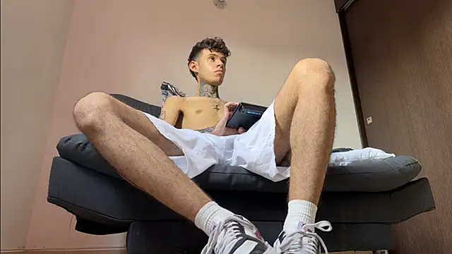 Snapshot of Saturno_v chatting on March 11, 2025, 5:13 pm Saturno v online show from March 11, 2025, 5:13 pm