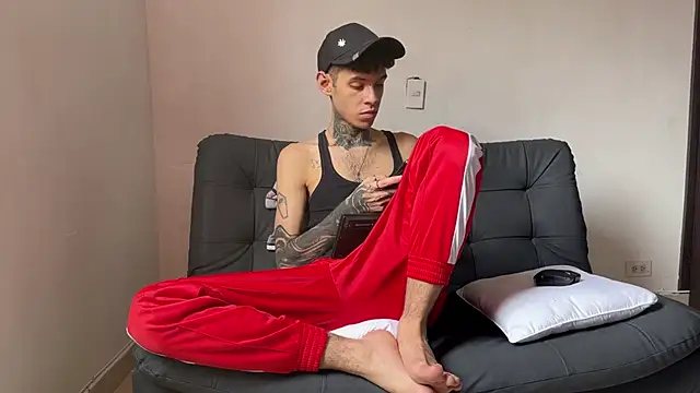 Snapshot of Saturno_v chatting on March 13, 2025, 10:26 am Saturno v online show from March 13, 2025, 10:26 am