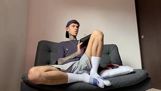 Snapshot of Saturno_v chatting on March 15, 2025, 8:04 am Saturno v online show from March 15, 2025, 8:04 am