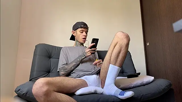 Snapshot of Saturno_v chatting on March 16, 2025, 12:55 pm Saturno v online show from March 16, 2025, 12:55 pm