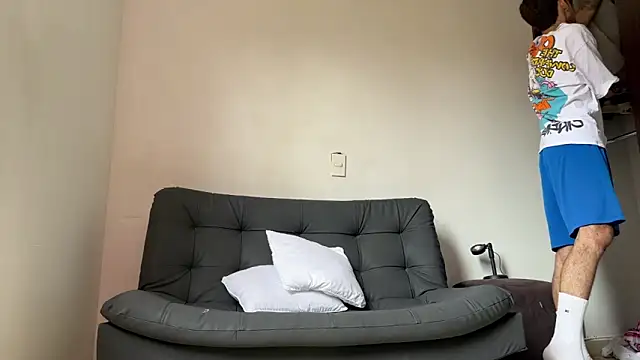 Snapshot of Saturno_v chatting on March 20, 2025, 5:15 pm Saturno v online show from March 20, 2025, 5:15 pm