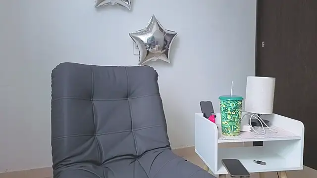 Snapshot of Saturno_v chatting on September 24, 2025, 6:55 pm Saturno v online show from September 24, 2025, 6:55 pm