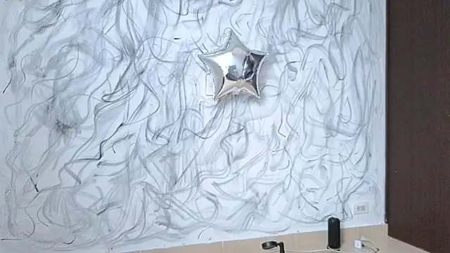 Snapshot of Saturno_v chatting on September 28, 2025, 12:10 pm Saturno v online show from September 28, 2025, 12:10 pm