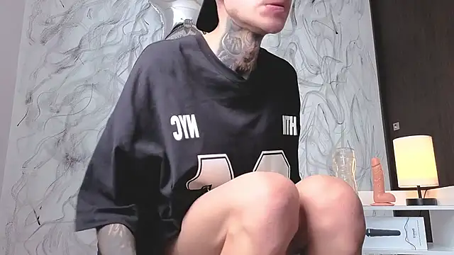 Snapshot of Saturno_v chatting on October 1, 2025, 12:22 pm Saturno v online show from October 1, 2025, 12:22 pm