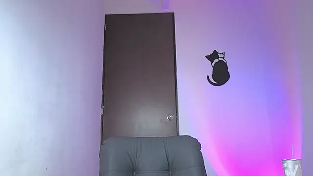 Snapshot of Saturno_v chatting on October 24, 2025, 2:30 am Saturno v online show from October 24, 2025, 2:30 am