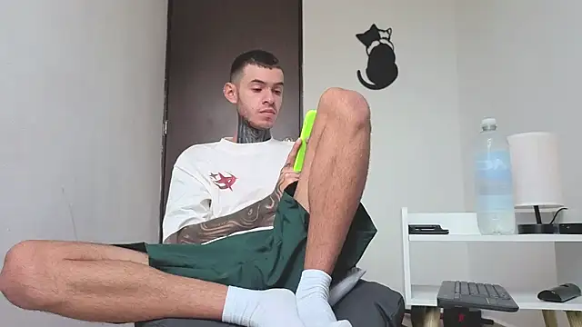 Snapshot of Saturno_v chatting on November 27, 2025, 1:13 pm Saturno v online show from November 27, 2025, 1:13 pm