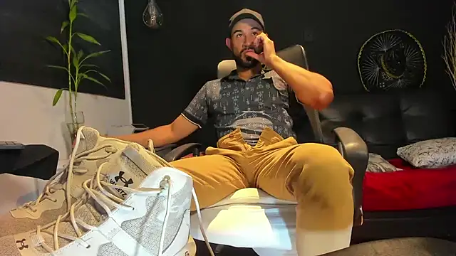 Snapshot of alessandro_wye chatting on October 17, 2025, 6:49 am alessandro wye online show from October 17, 2025, 6:49 am