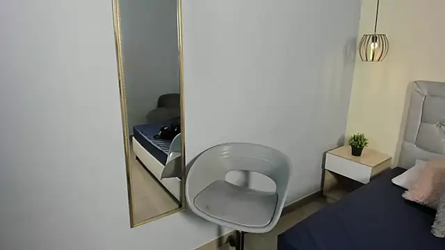 Snapshot of escarleth__ chatting on June 8, 2026, 1:33 pm escarleth online show from June 8, 2026, 1:33 pm