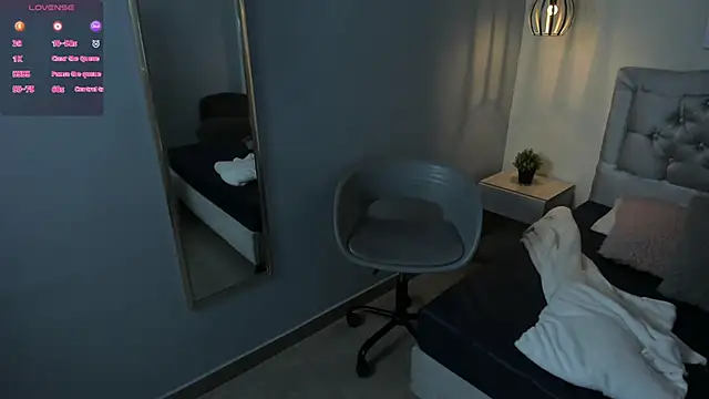 escarleth   online show from June 27, 2026, 2:23 pm