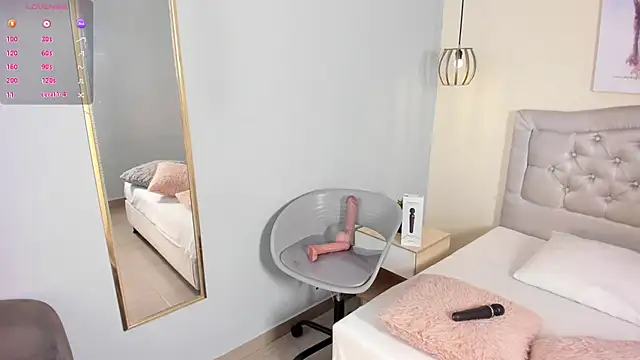 escarleth   online show from July 8, 2026, 1:37 pm