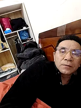 yjw6688 online show from February 23, 2026, 4:04 pm